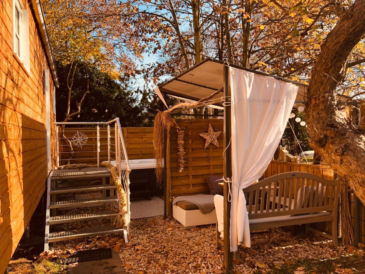 Zirkuswagen Mit Outdoor Whirlpool Und Garten Petershagen-Eggersdorf Exterior foto